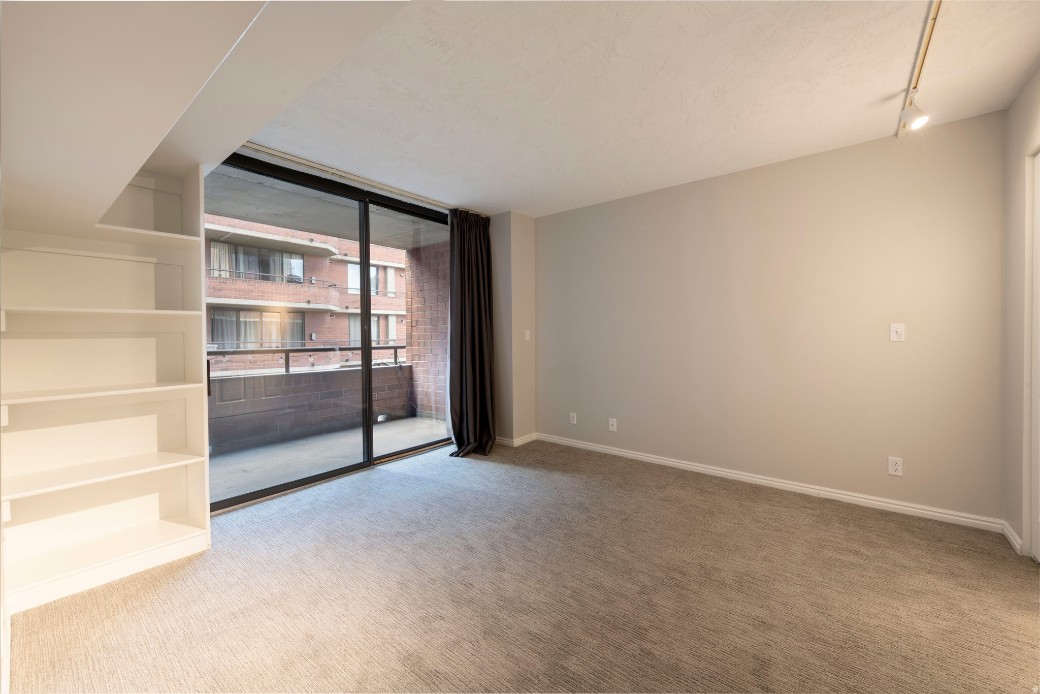 ARLINGTON PLACE - Residential