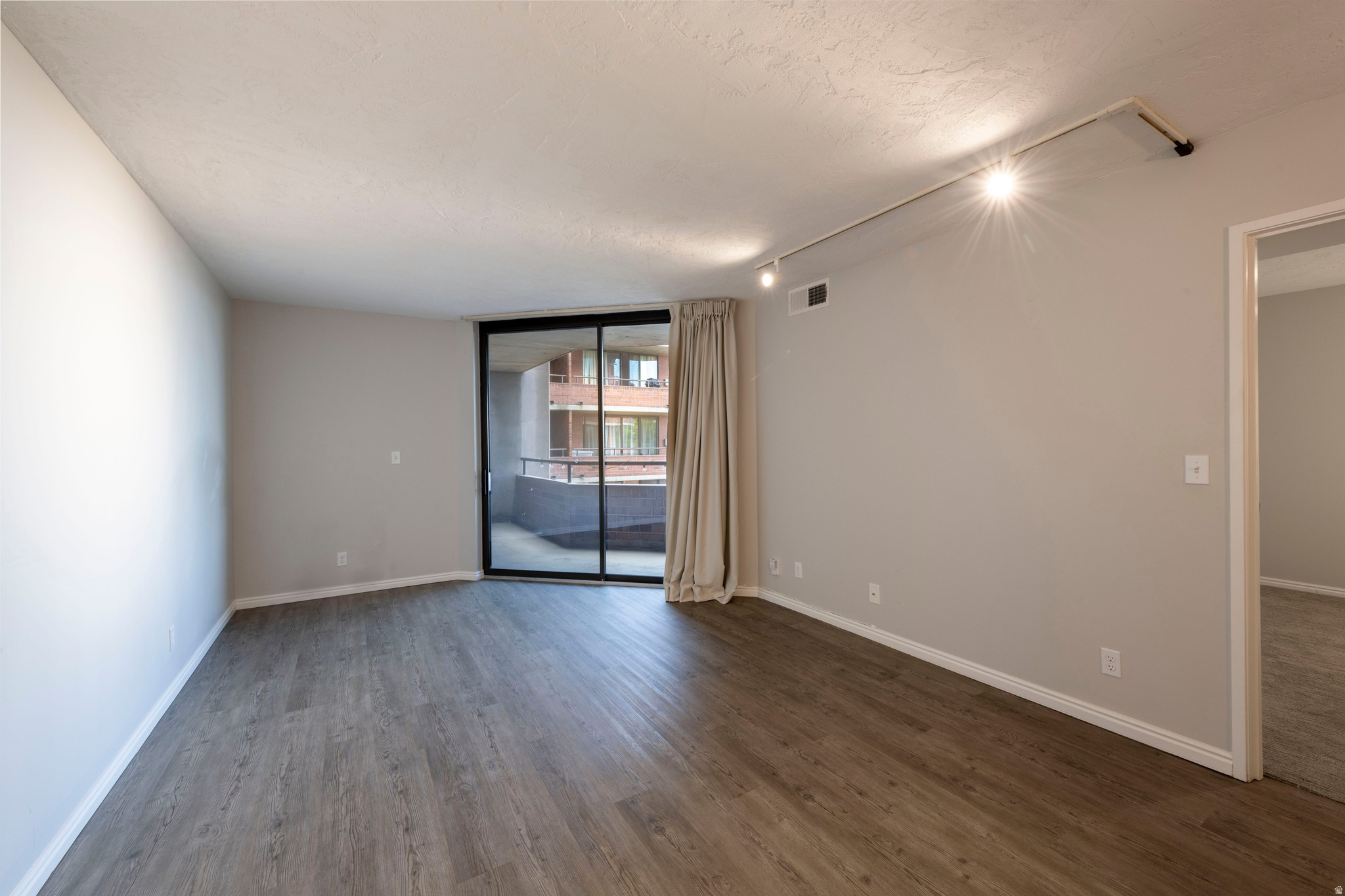 ARLINGTON PLACE - Residential