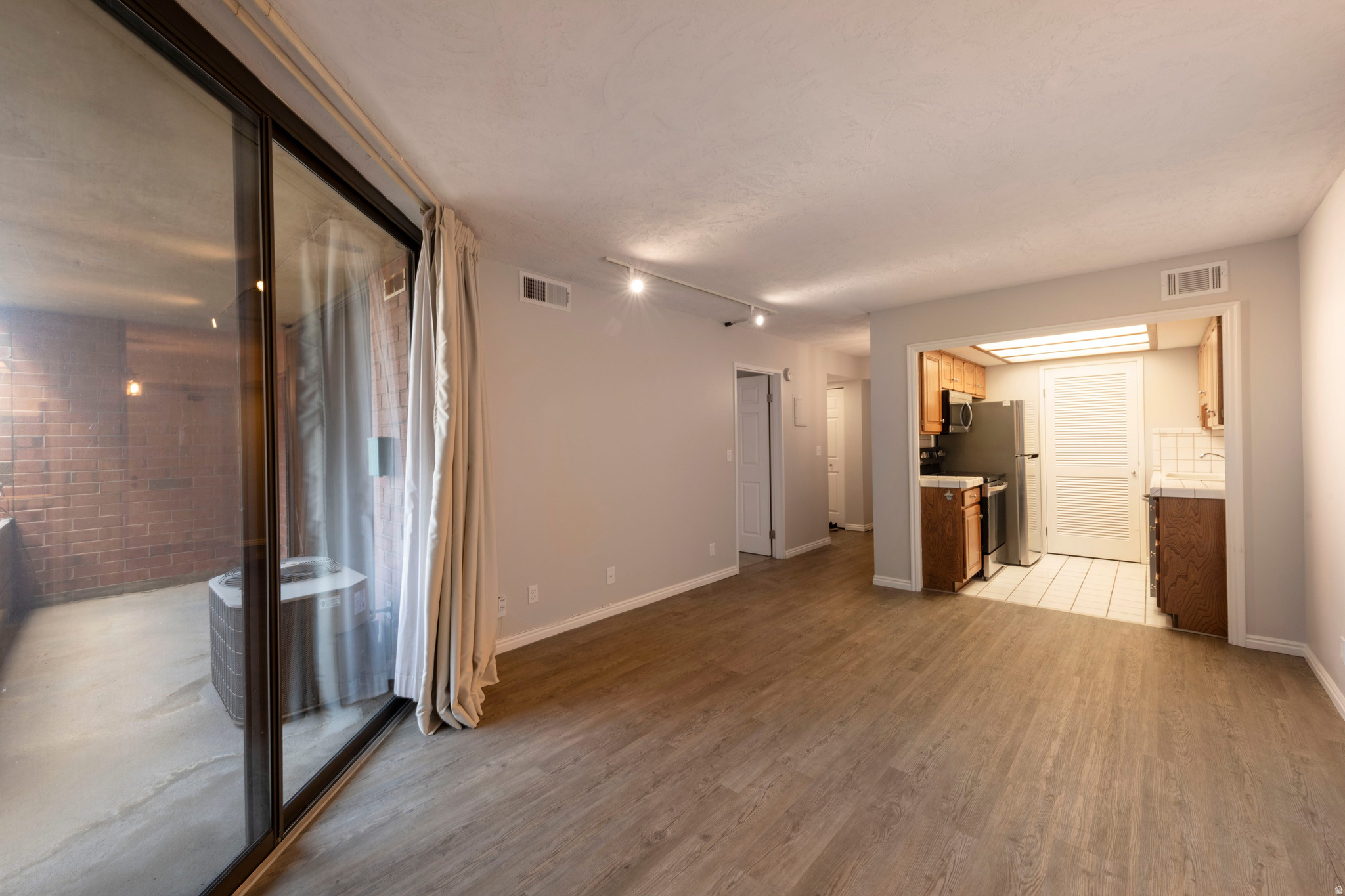 ARLINGTON PLACE - Residential