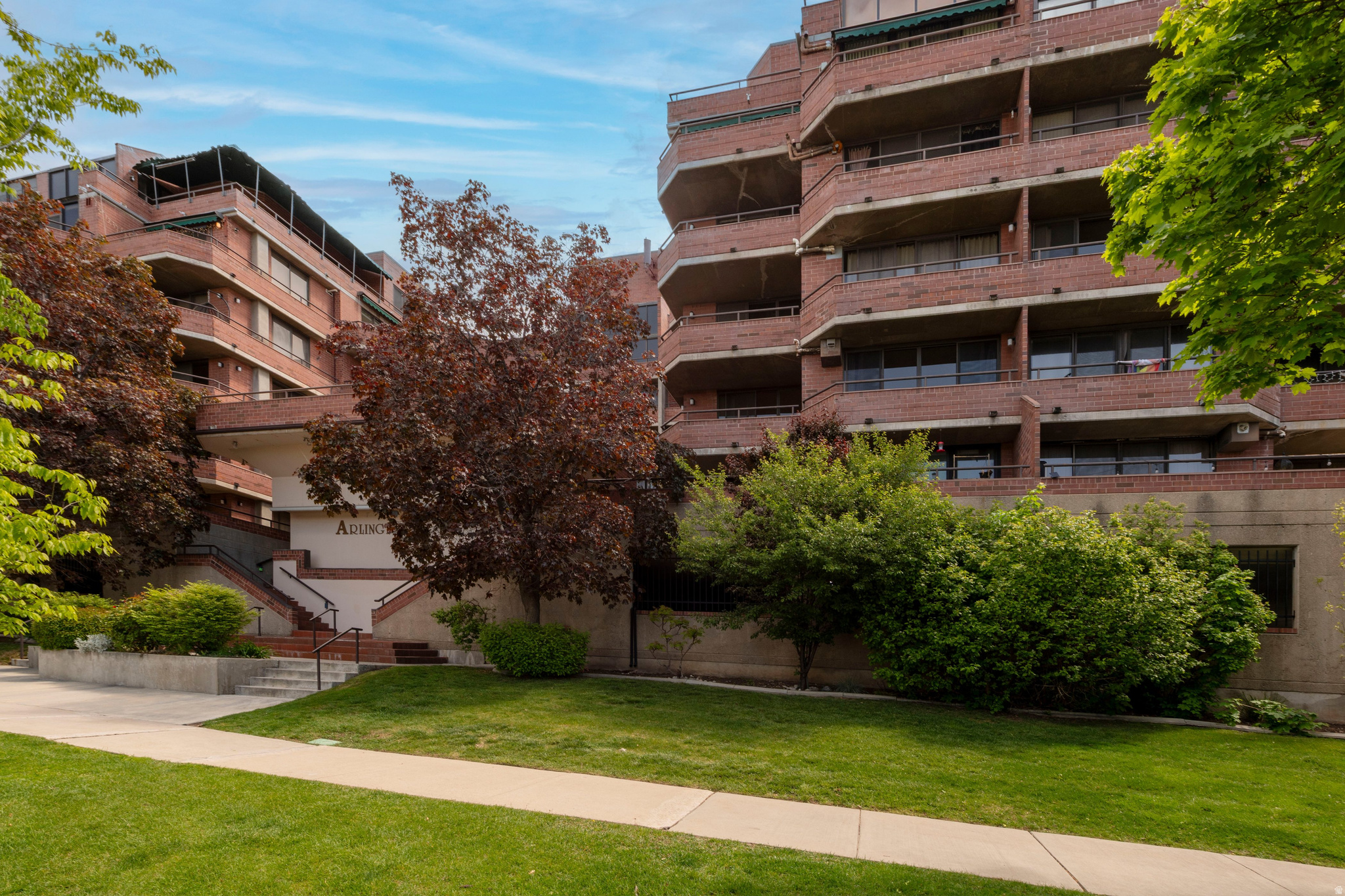 ARLINGTON PLACE - Residential