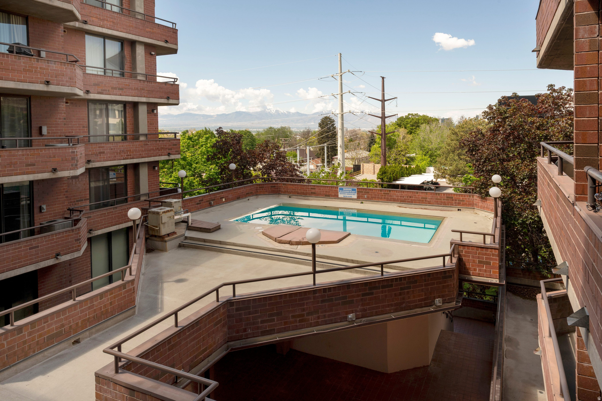 ARLINGTON PLACE - Residential