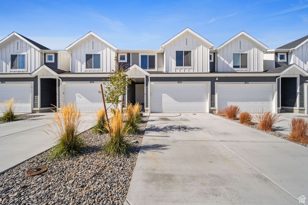 Photo of 1833 N BLUE IRIS AVE #1073, Tooele, UT 84074 (MLS # 2119504)