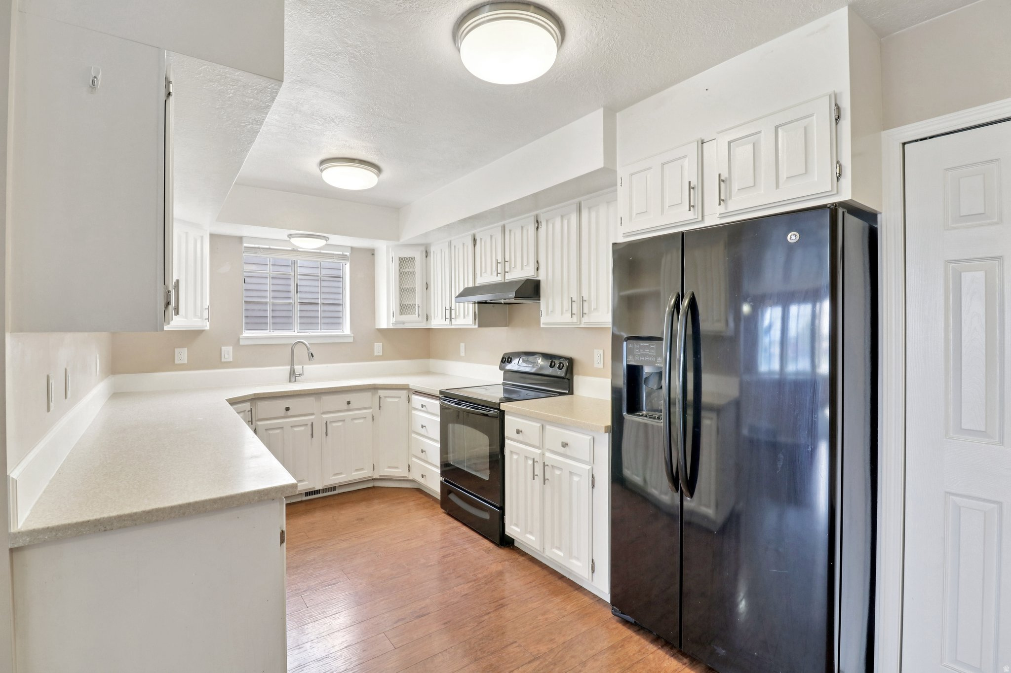 ROSEWOOD MANNER - Residential