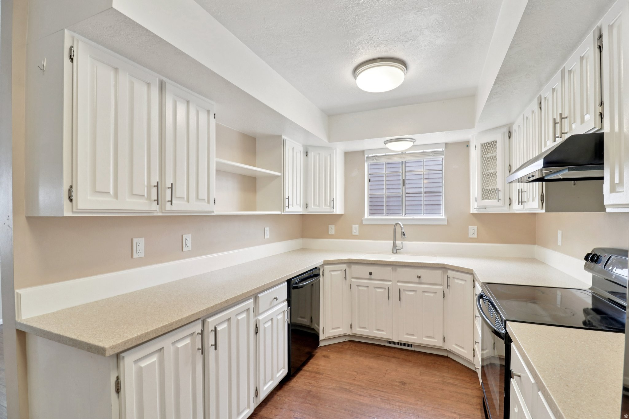 ROSEWOOD MANNER - Residential