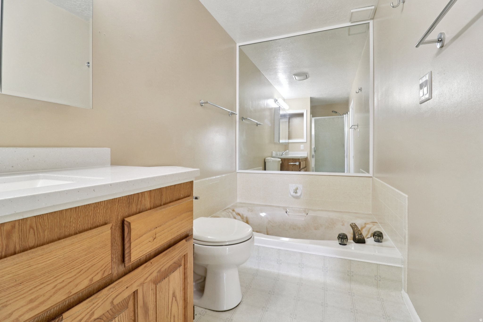 ROSEWOOD MANNER - Residential