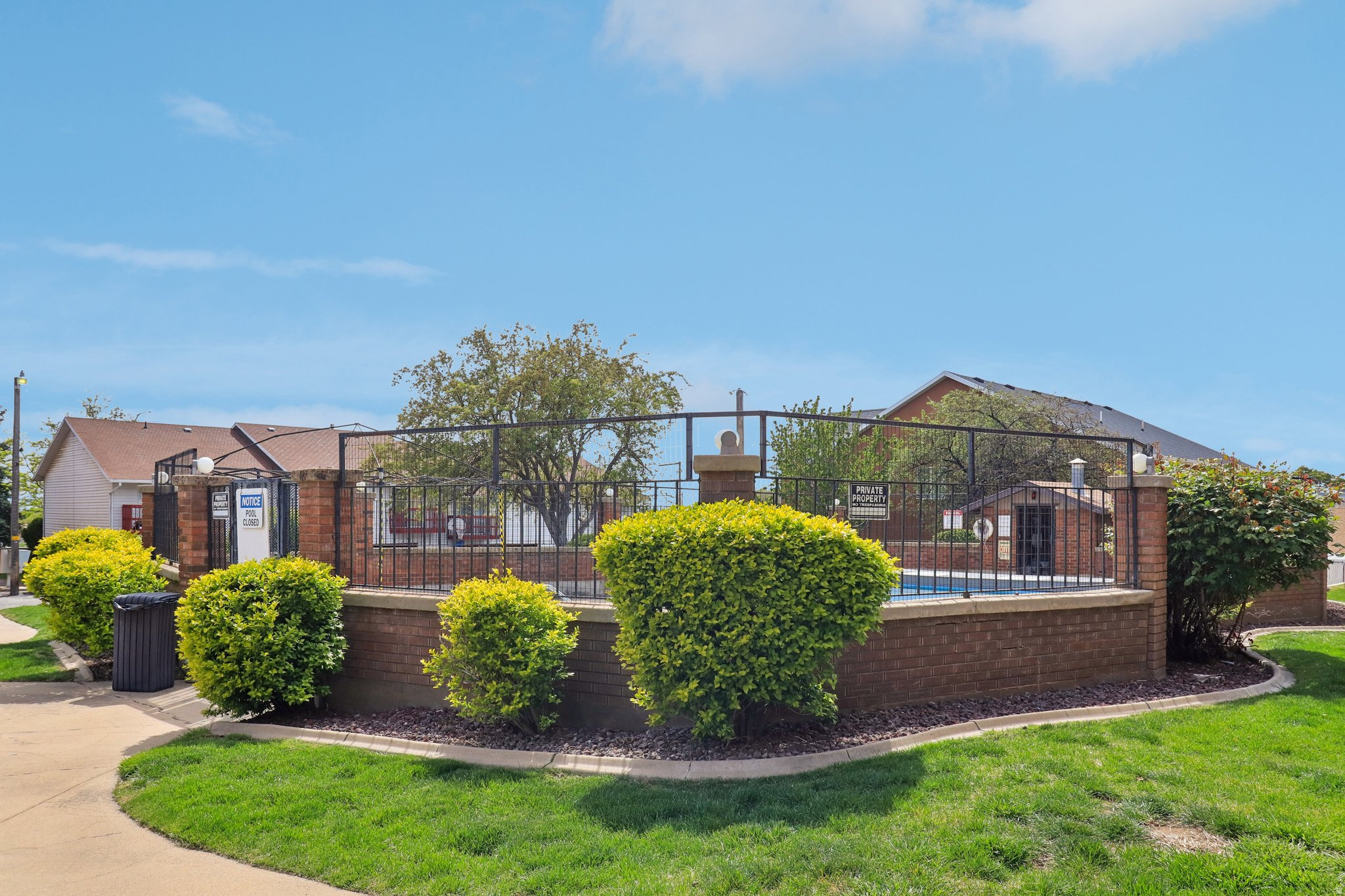 ROSEWOOD MANNER - Residential