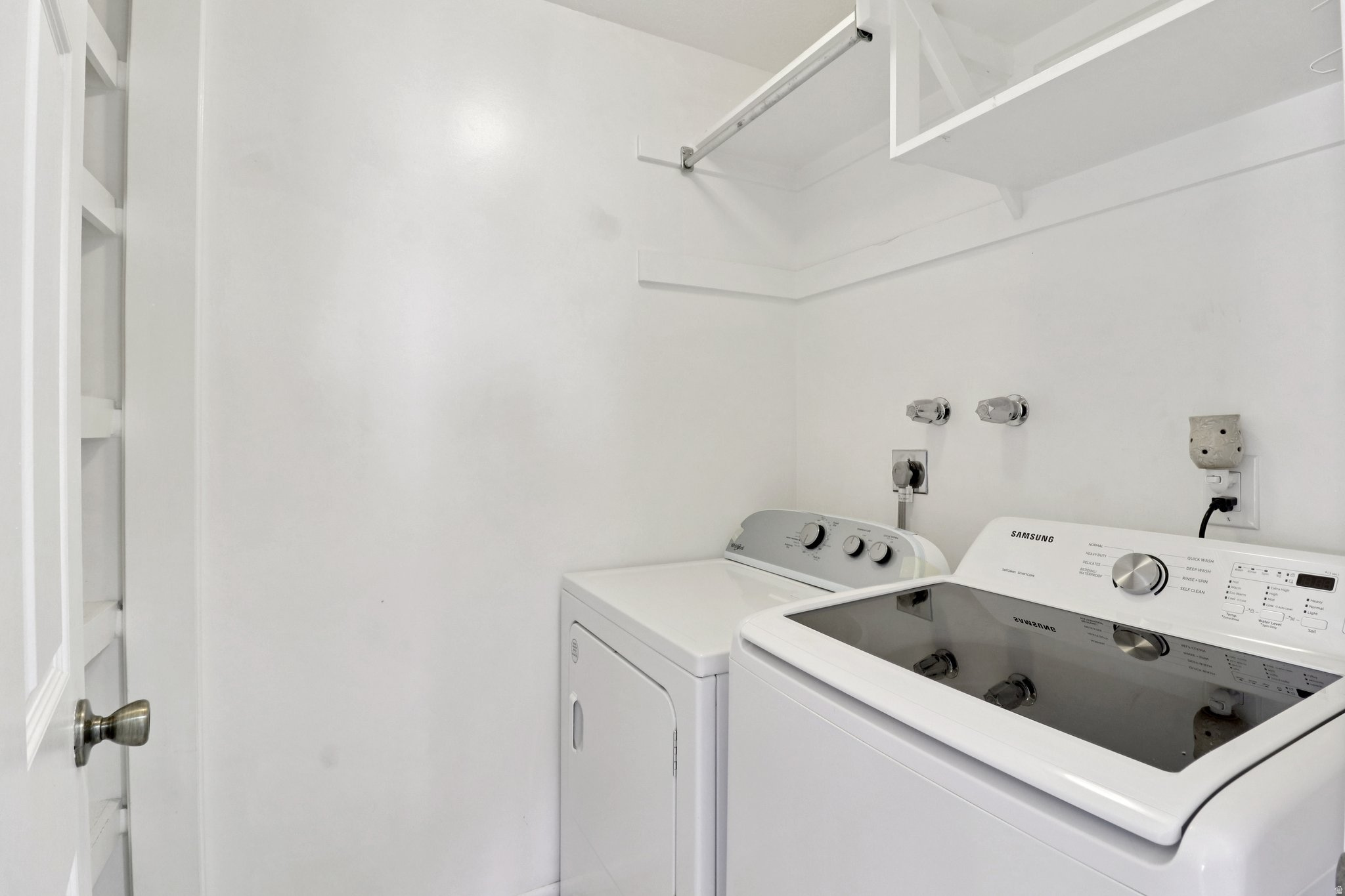 ROSEWOOD MANNER - Residential