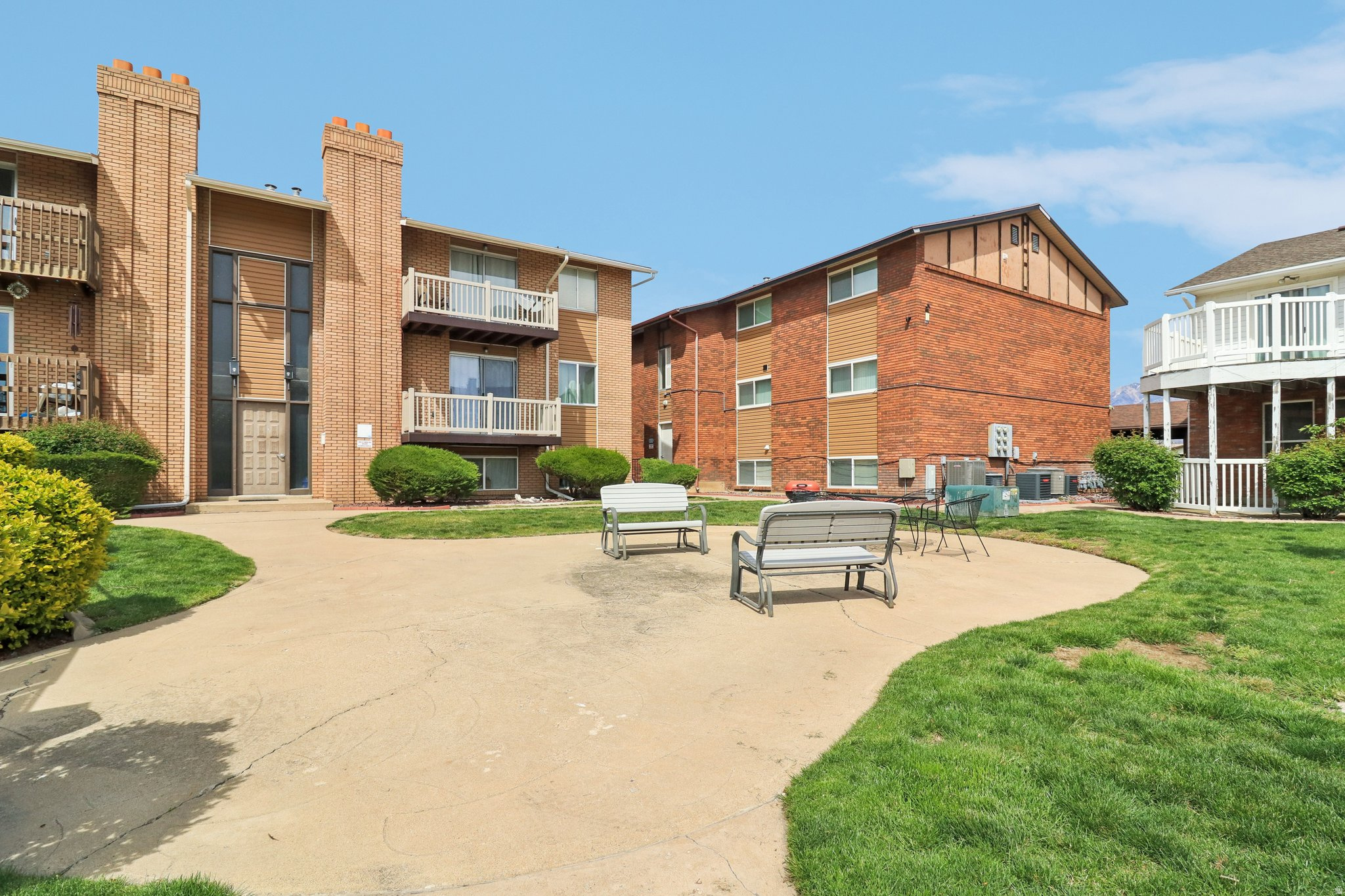 ROSEWOOD MANNER - Residential