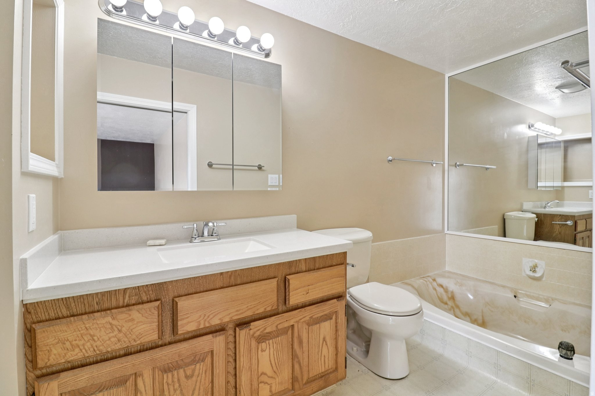 ROSEWOOD MANNER - Residential