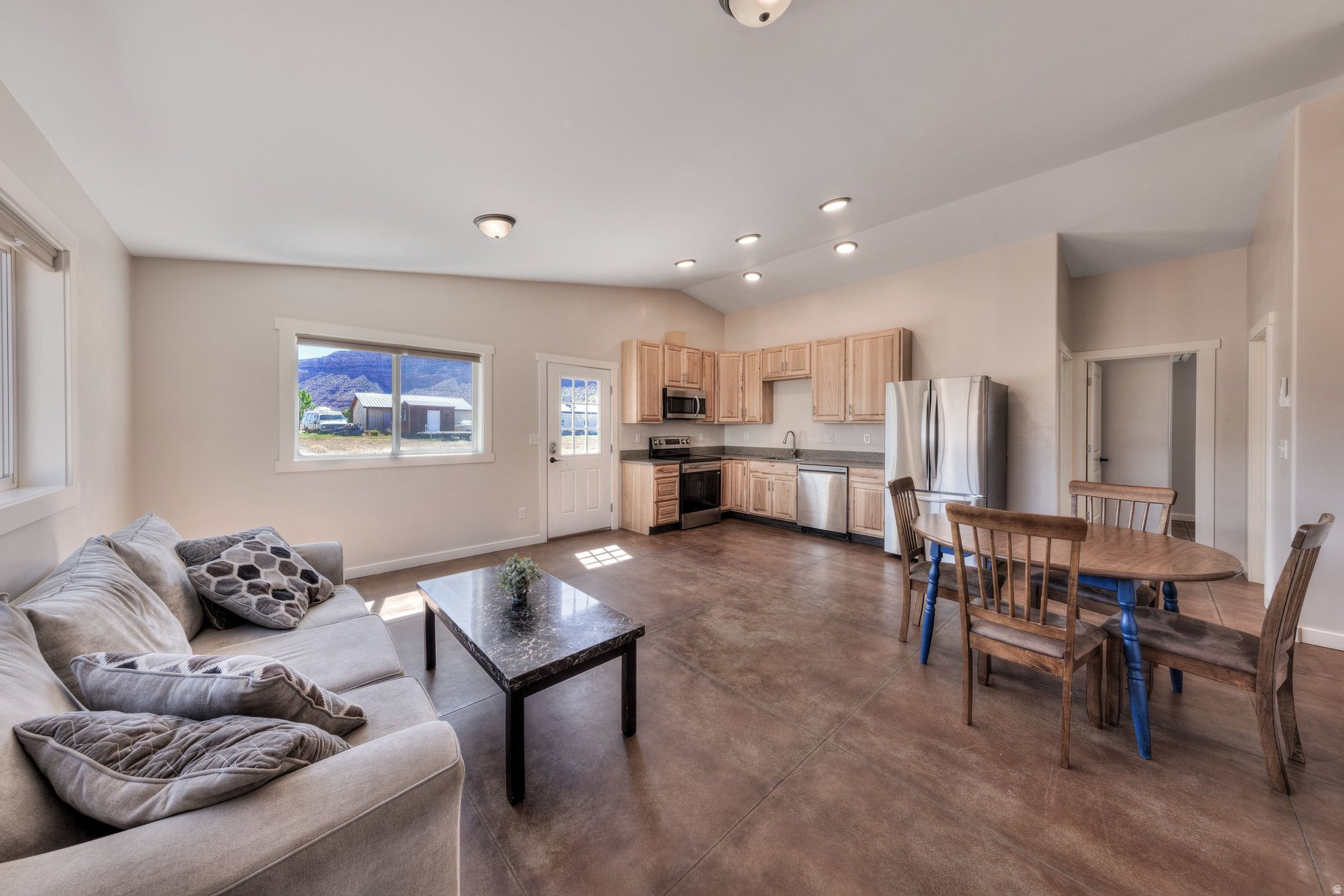 MT PEALE ESTATES - Residential