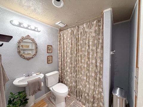 Tiny photo for 1216 E LOAFER VIEW DR, Payson, UT 84651 (MLS # 2139488)