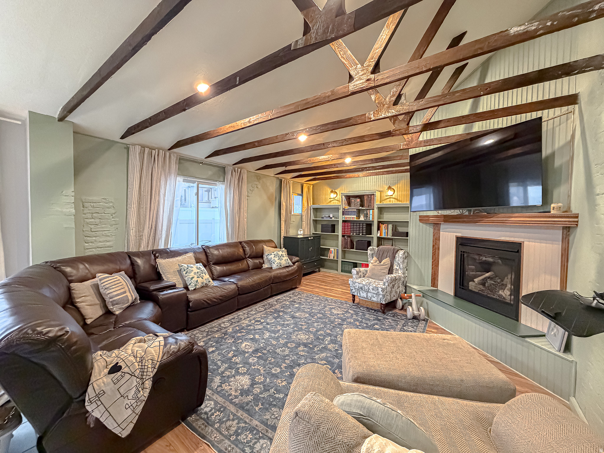 MOUNTAIN VIEW - Residential