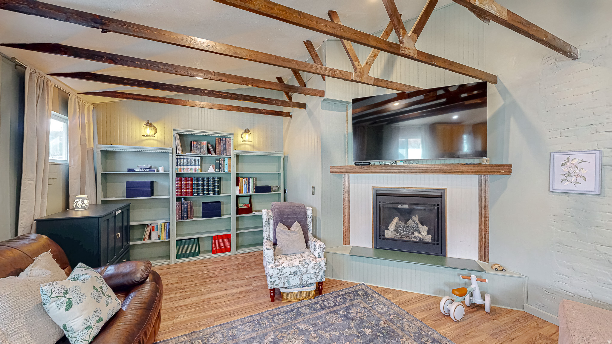 MOUNTAIN VIEW - Residential