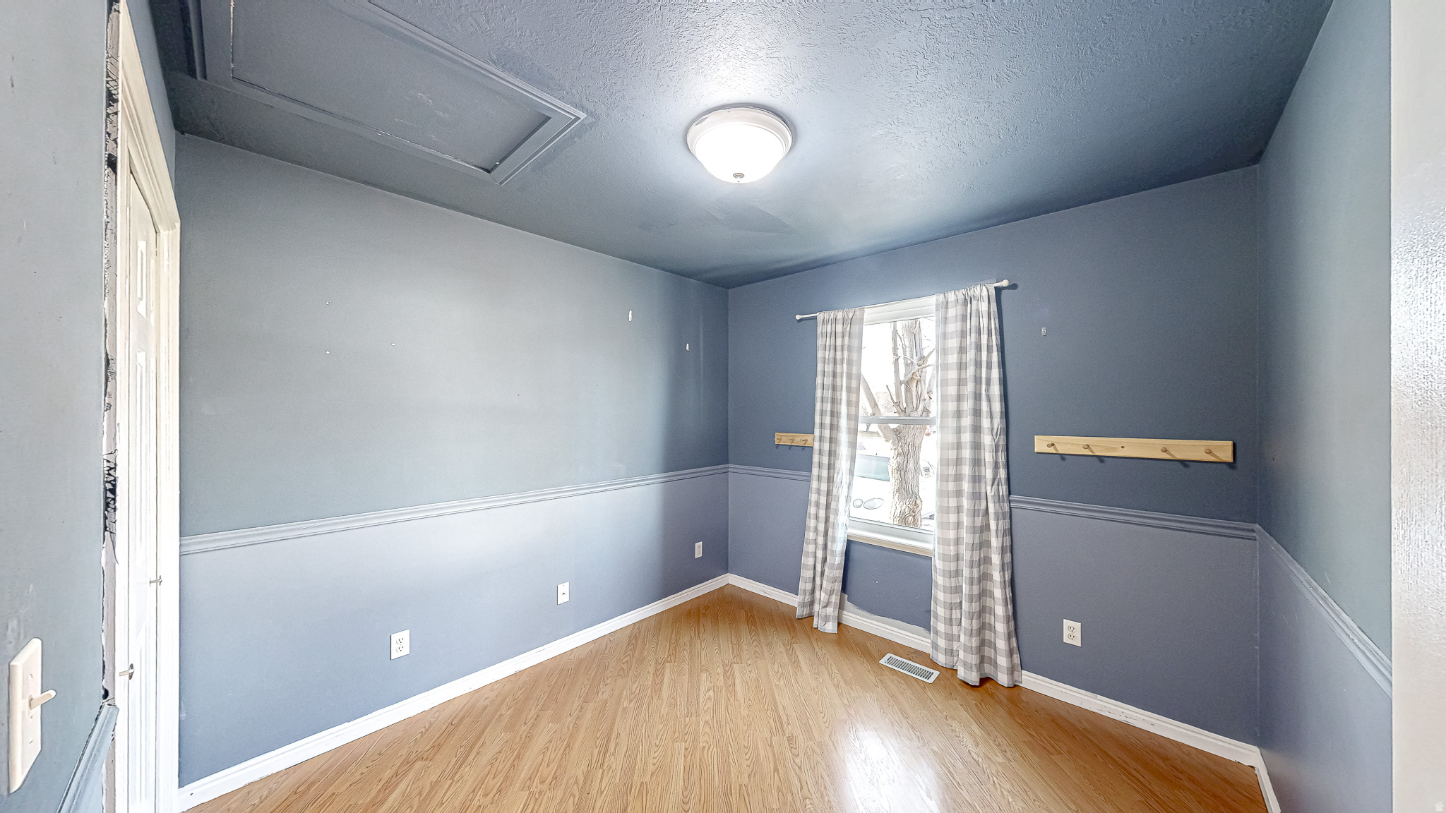 MOUNTAIN VIEW - Residential