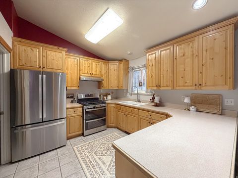Tiny photo for 1216 E LOAFER VIEW DR, Payson, UT 84651 (MLS # 2139488)