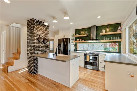 Tiny photo for 2595 S 800 E, Salt Lake City, UT 84106 (MLS # 2127344)