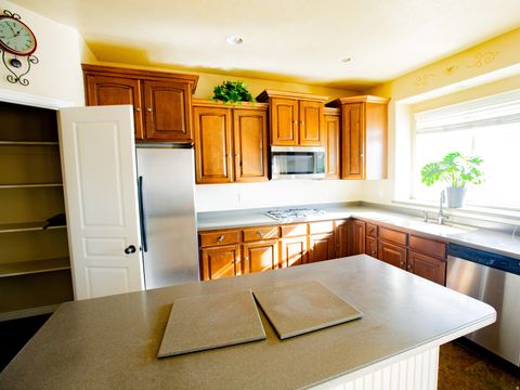 Tiny photo for 3405 W 4525 S, West Haven, UT 84401 (MLS # 2135989)