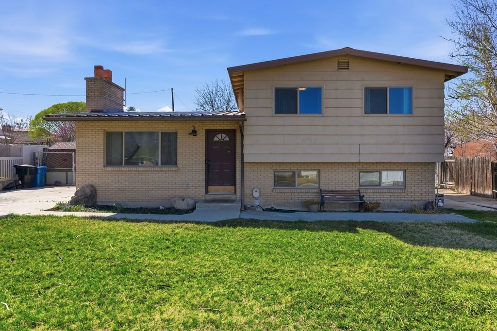 Photo of 279 N 800 E, Payson, UT 84651 (MLS # 2152389)