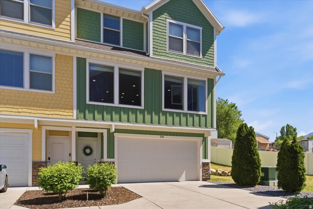 Photo of 370 W KNIGHTS LN, Layton, UT 84041 (MLS # 2158621)