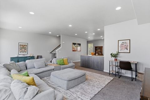 Tiny photo for 370 W KNIGHTS LN, Layton, UT 84041 (MLS # 2158621)