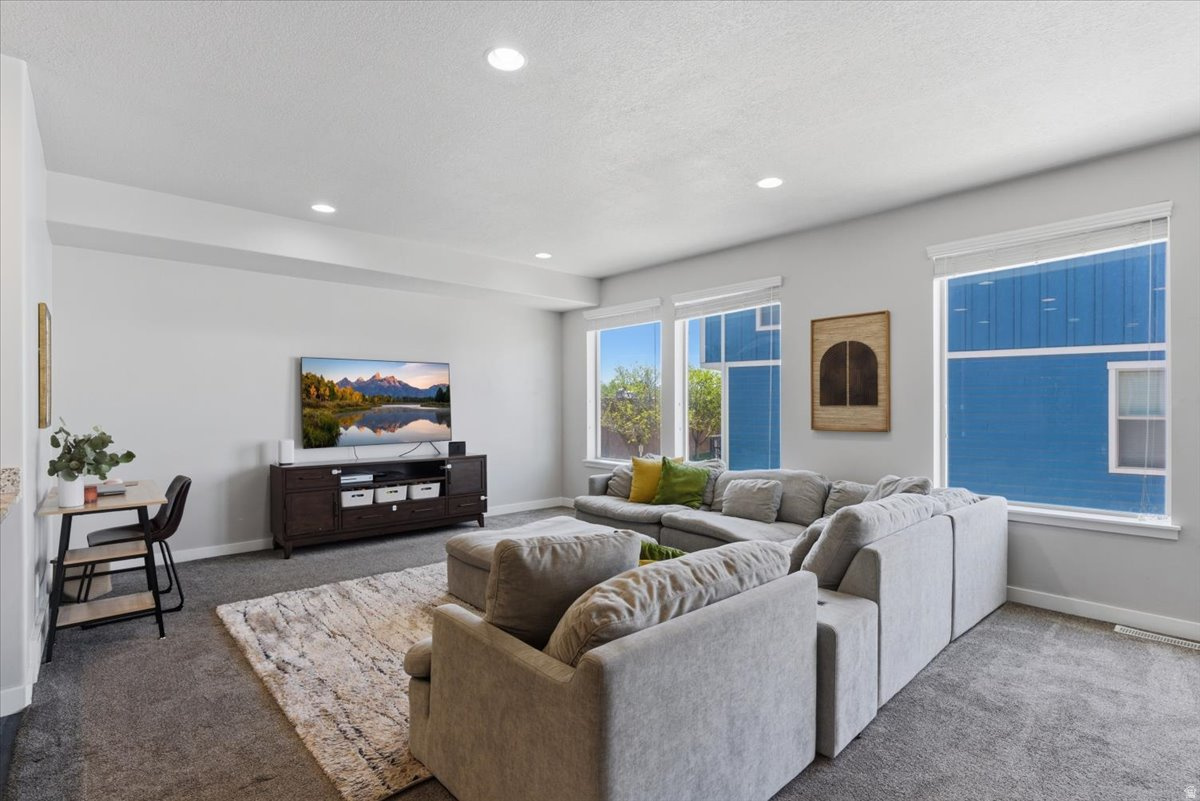 RIDGE AT KNIGHTS COURT - Residential