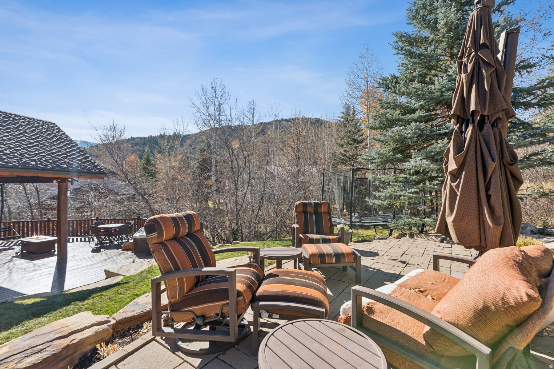Park City, Utah 84098, United States, 4 Bedrooms Bedrooms, ,4 BathroomsBathrooms,Residential,Active,239098