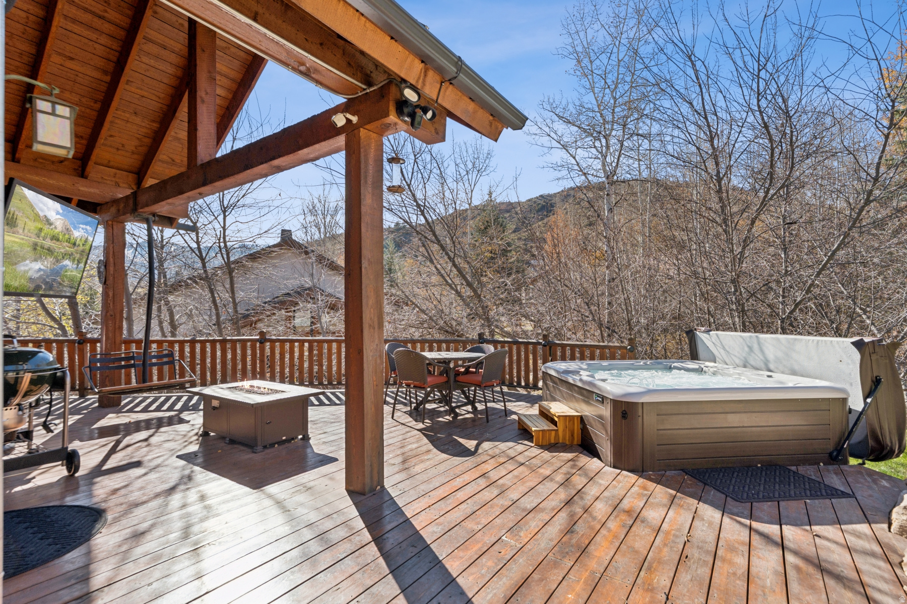 Park City, Utah 84098, United States, 4 Bedrooms Bedrooms, ,4 BathroomsBathrooms,Residential,Active,239098