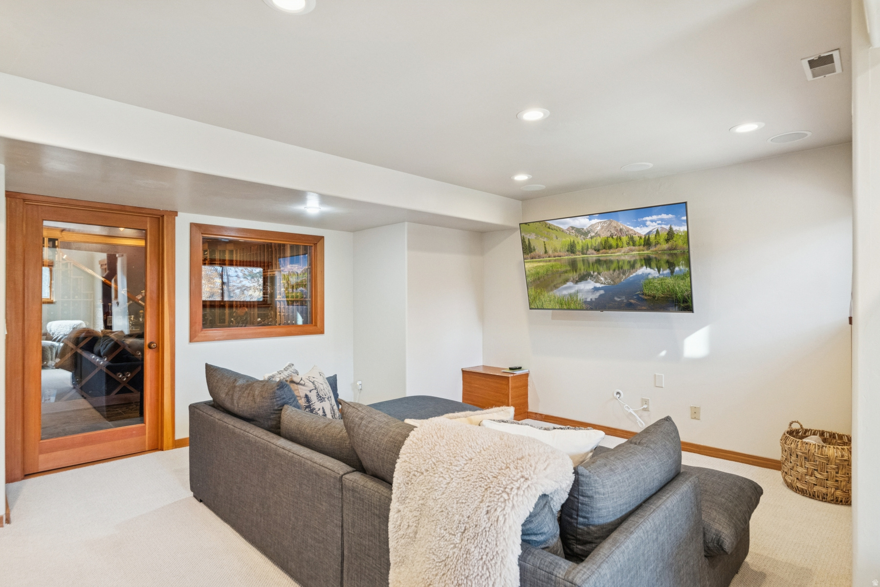 Park City, Utah 84098, United States, 4 Bedrooms Bedrooms, ,4 BathroomsBathrooms,Residential,Active,239098