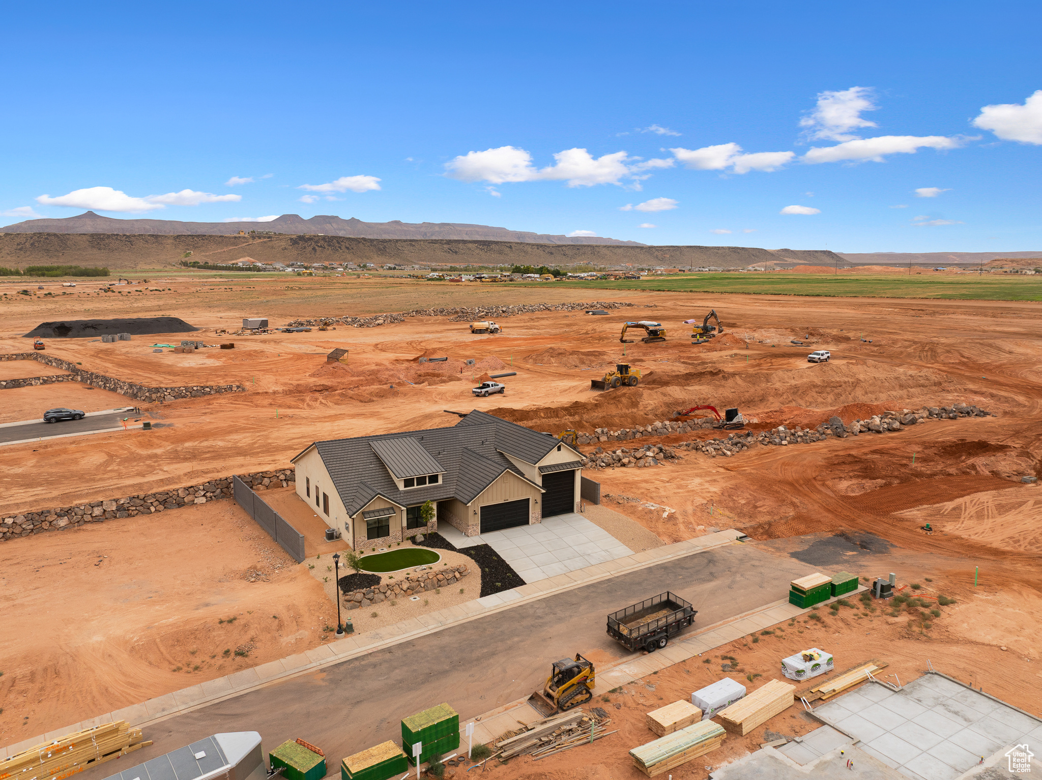 RED SLATE ESTATES - Residential