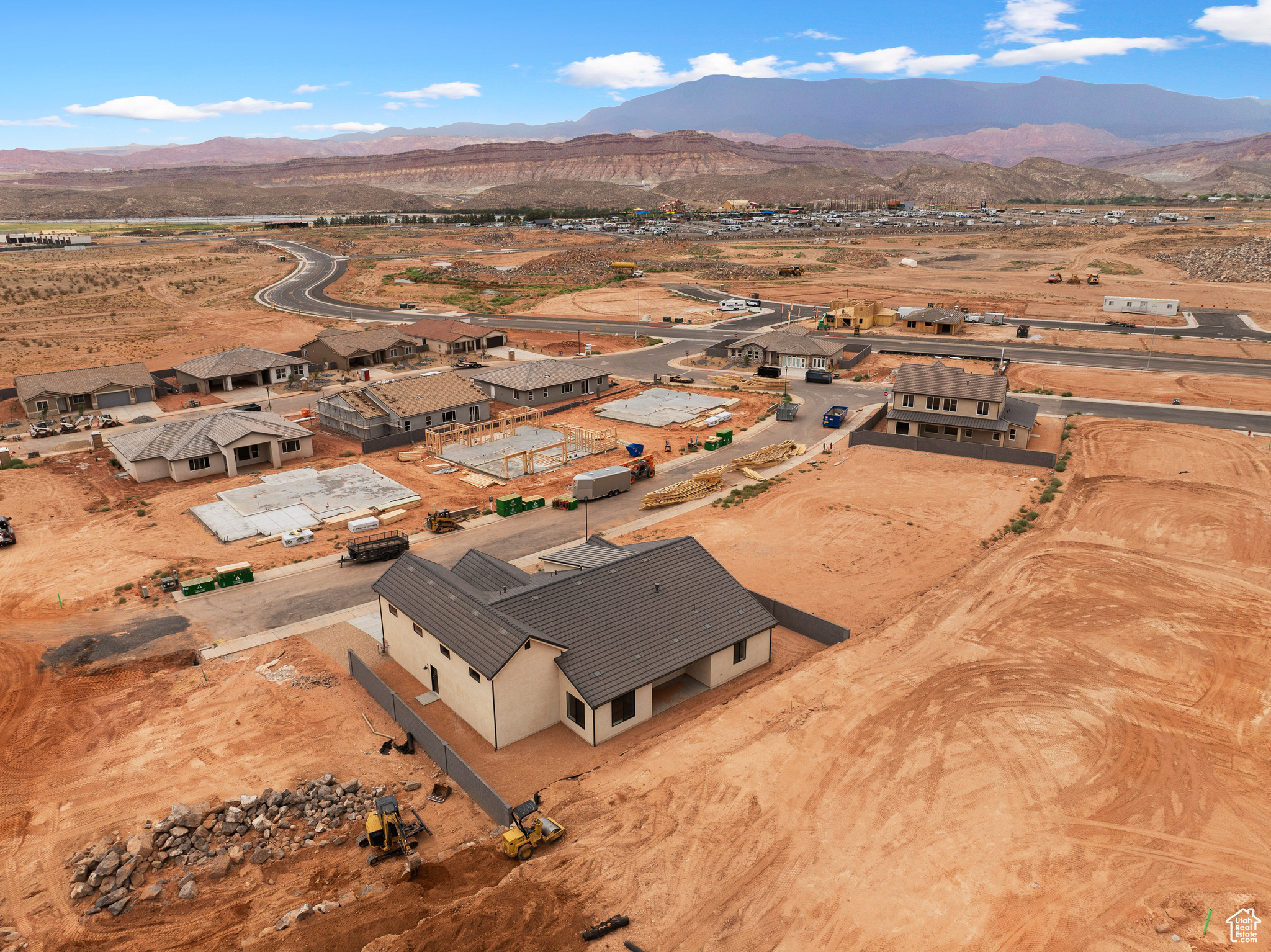 RED SLATE ESTATES - Residential