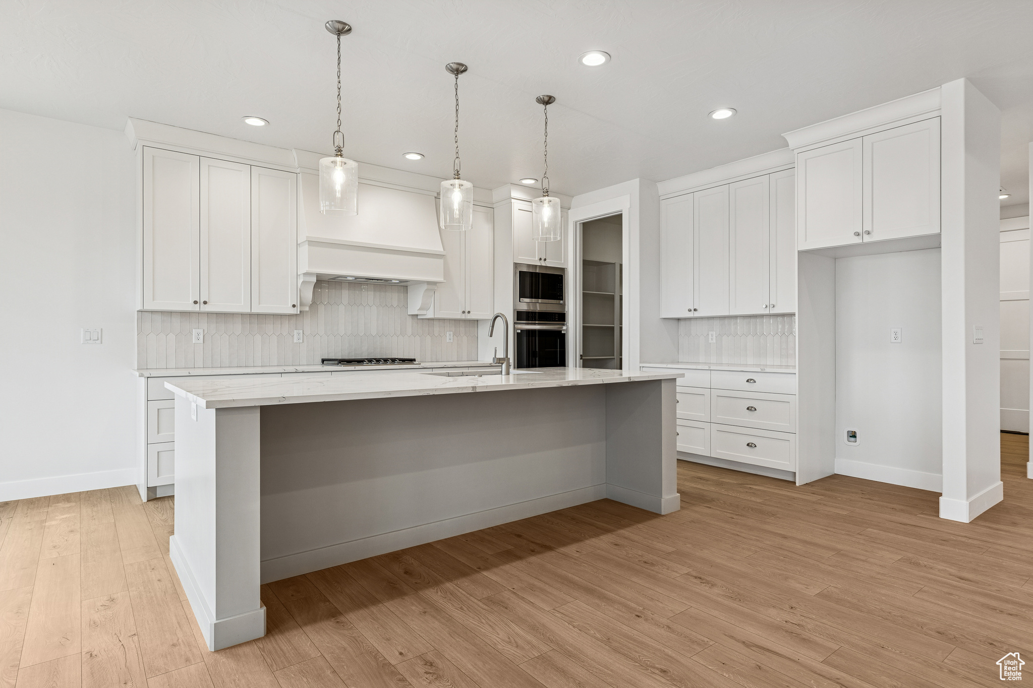 RED SLATE ESTATES - Residential