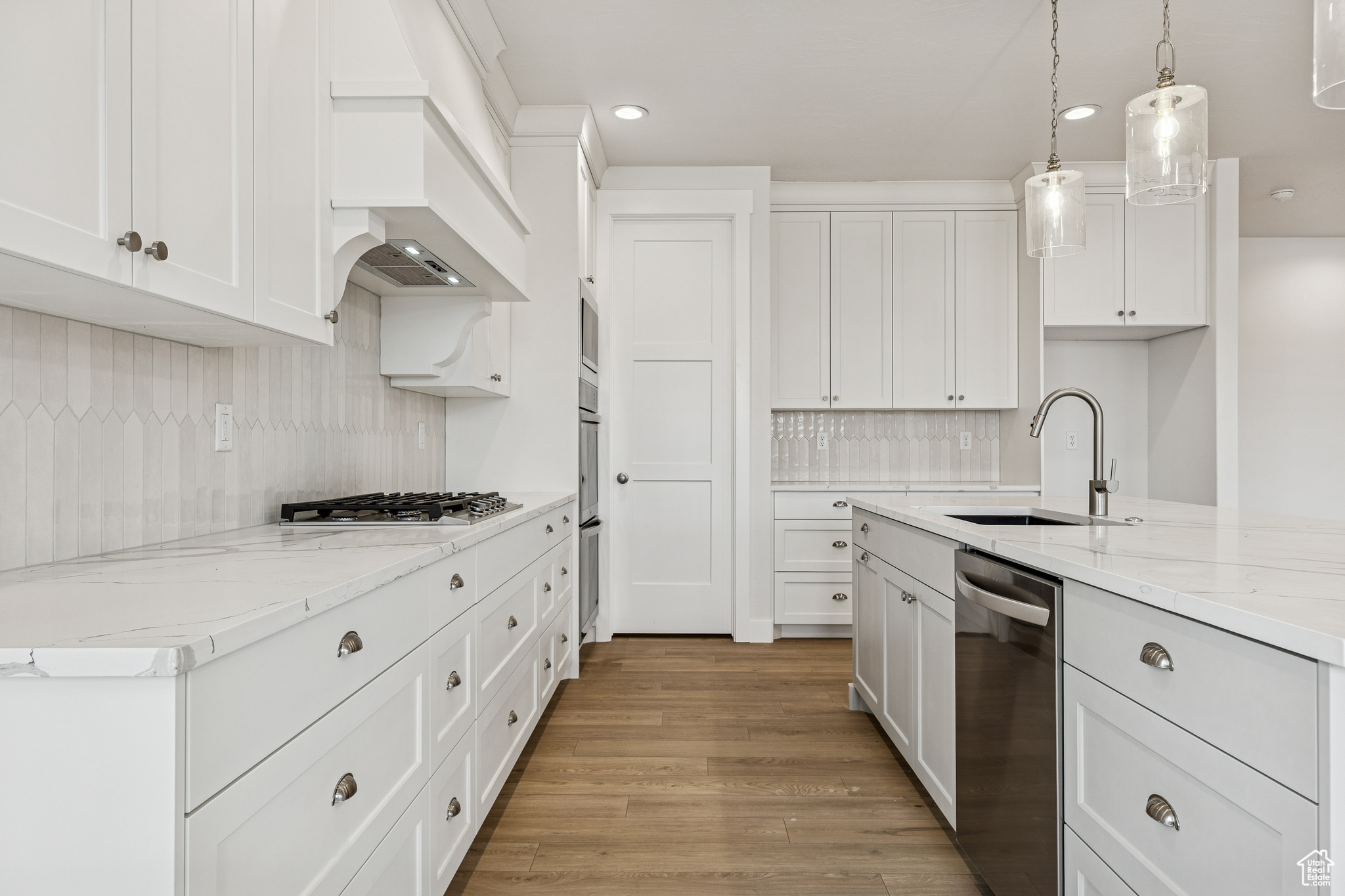 RED SLATE ESTATES - Residential