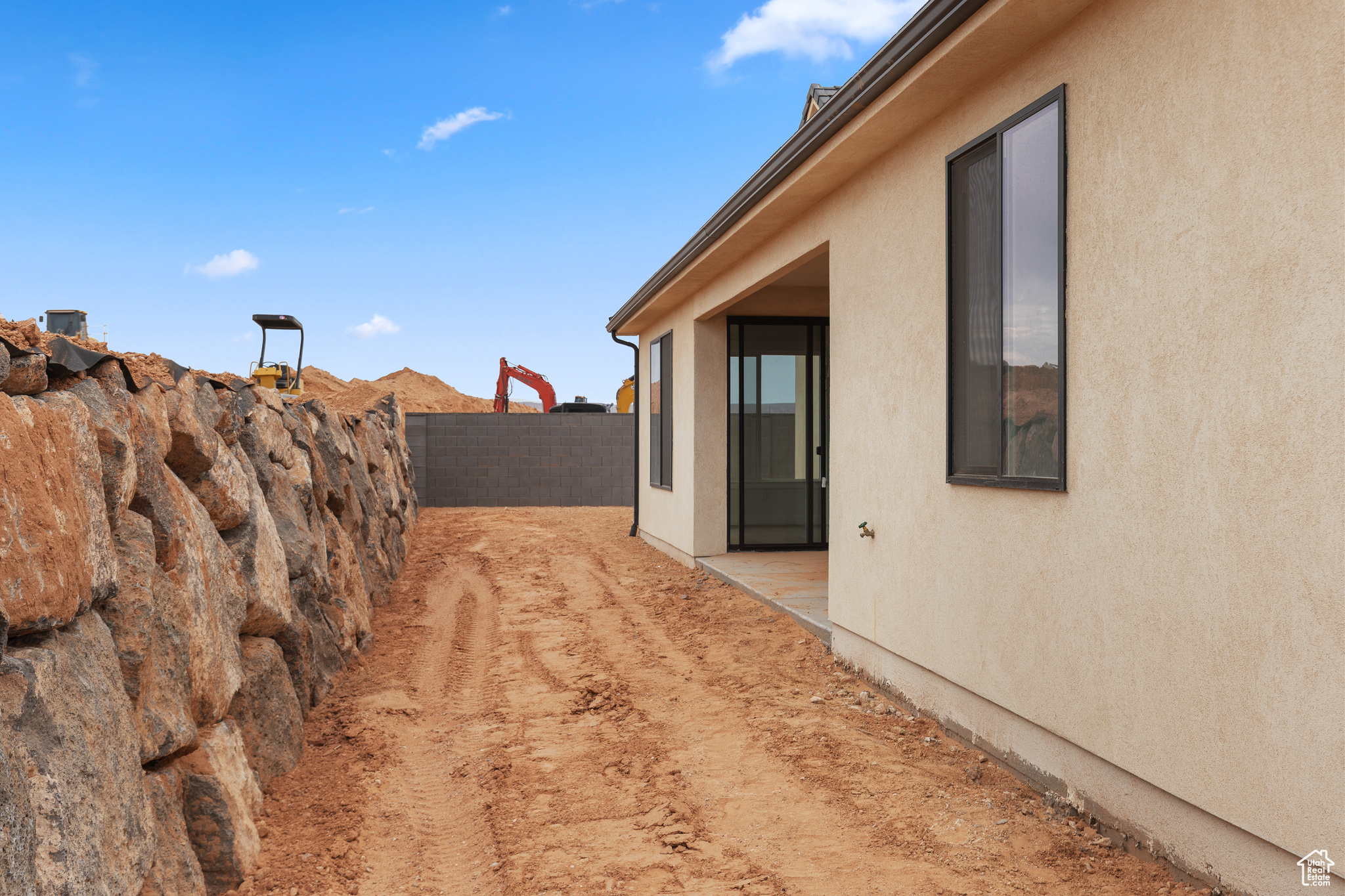 RED SLATE ESTATES - Residential