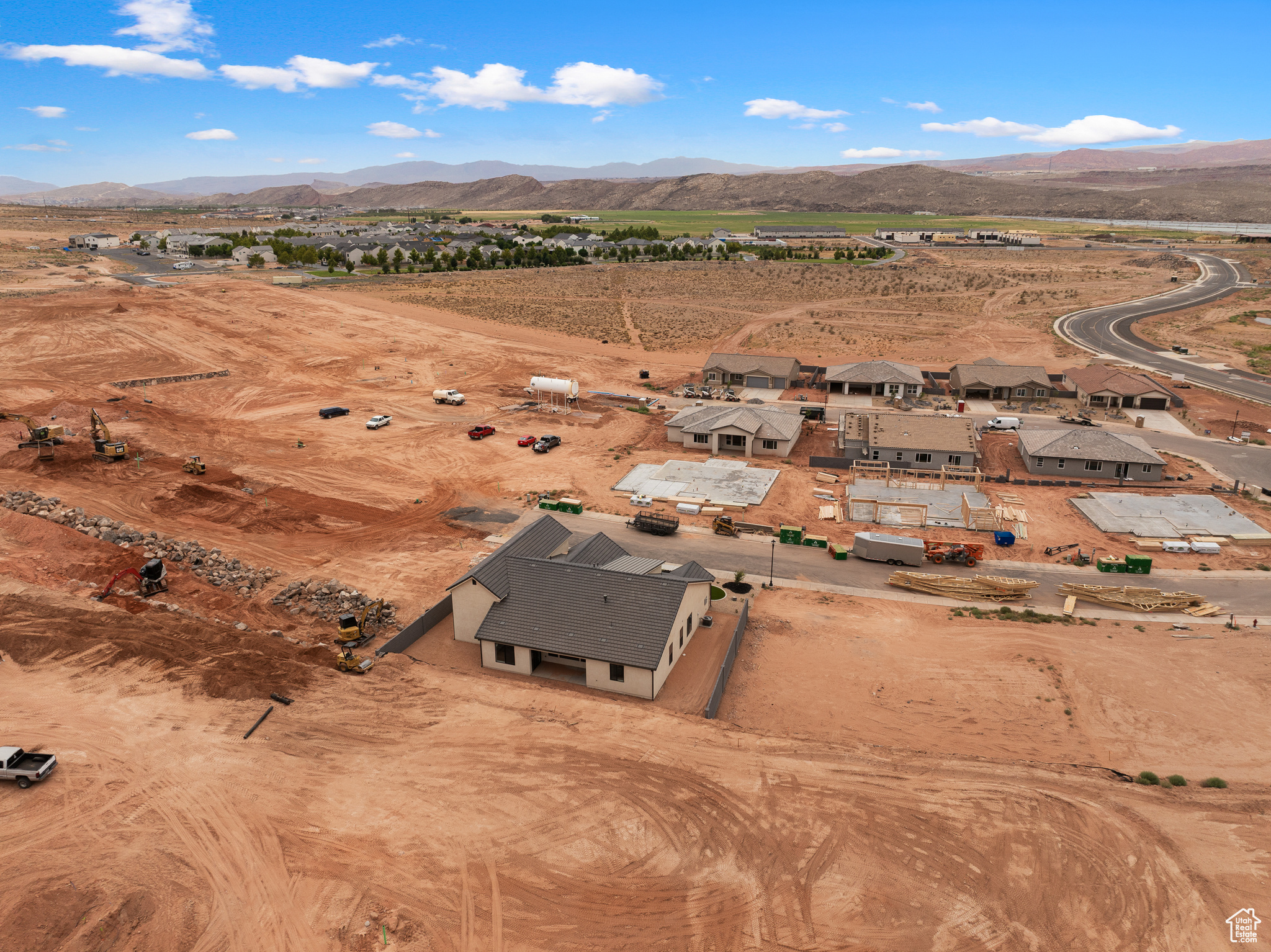 RED SLATE ESTATES - Residential