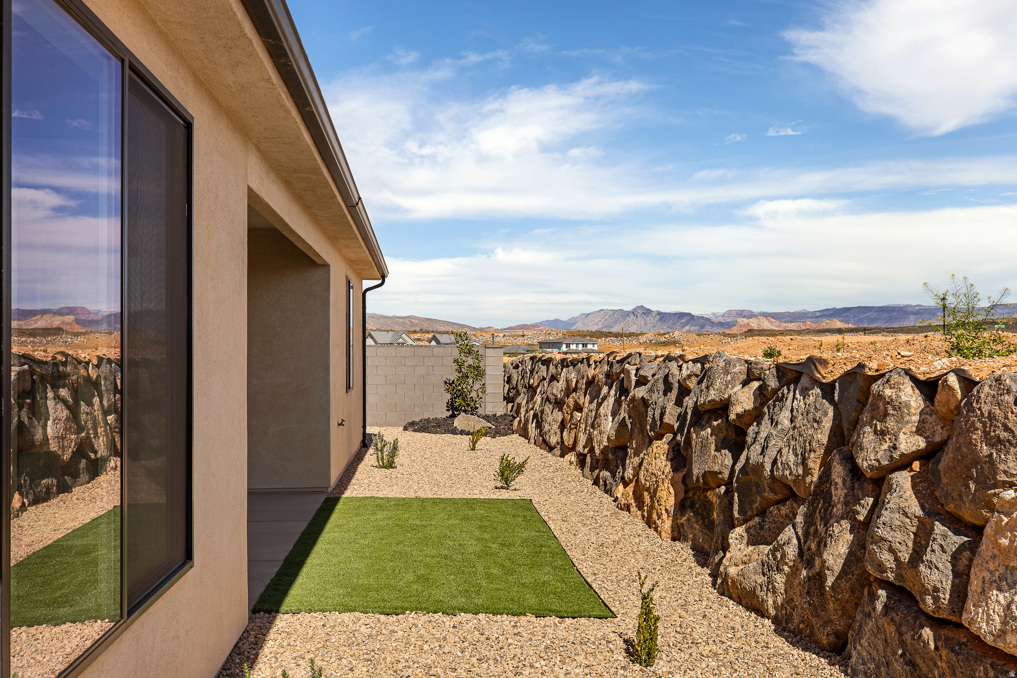 RED SLATE ESTATES - Residential