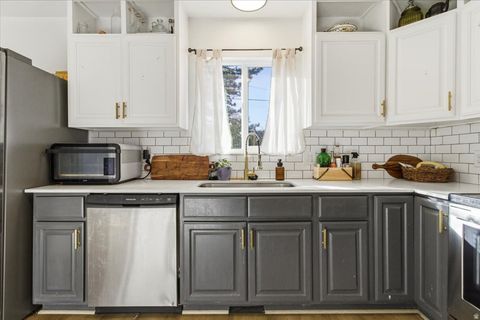 Tiny photo for 252 S 400 E, Payson, UT 84651 (MLS # 2123137)