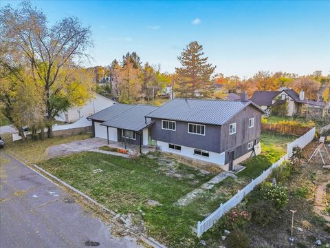 Tiny photo for 252 S 400 E, Payson, UT 84651 (MLS # 2123137)