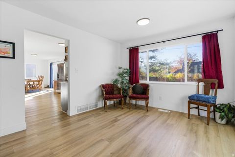 Tiny photo for 252 S 400 E, Payson, UT 84651 (MLS # 2123137)