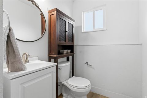 Tiny photo for 252 S 400 E, Payson, UT 84651 (MLS # 2123137)