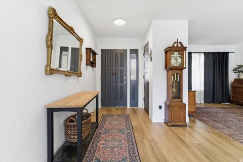 Tiny photo for 252 S 400 E, Payson, UT 84651 (MLS # 2123137)