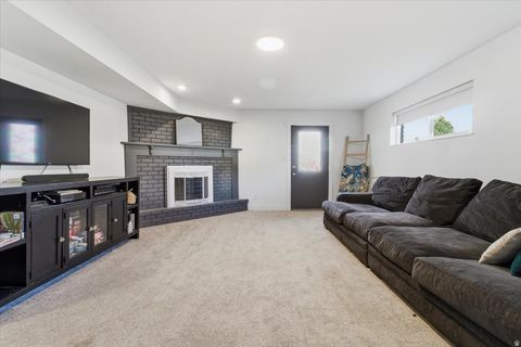 Tiny photo for 252 S 400 E, Payson, UT 84651 (MLS # 2123137)