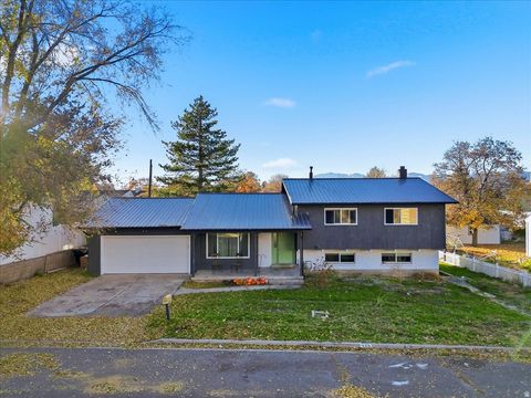 Tiny photo for 252 S 400 E, Payson, UT 84651 (MLS # 2123137)