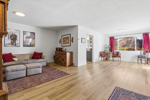 Tiny photo for 252 S 400 E, Payson, UT 84651 (MLS # 2123137)