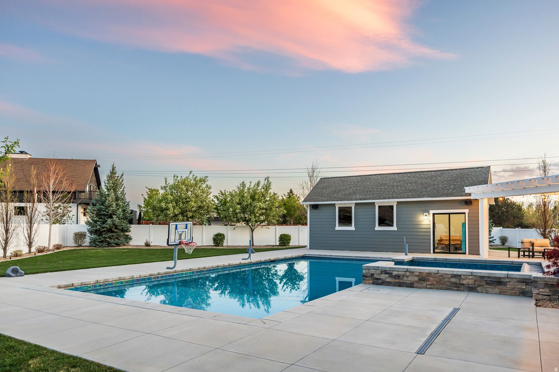 PACE MANOR - Residential
