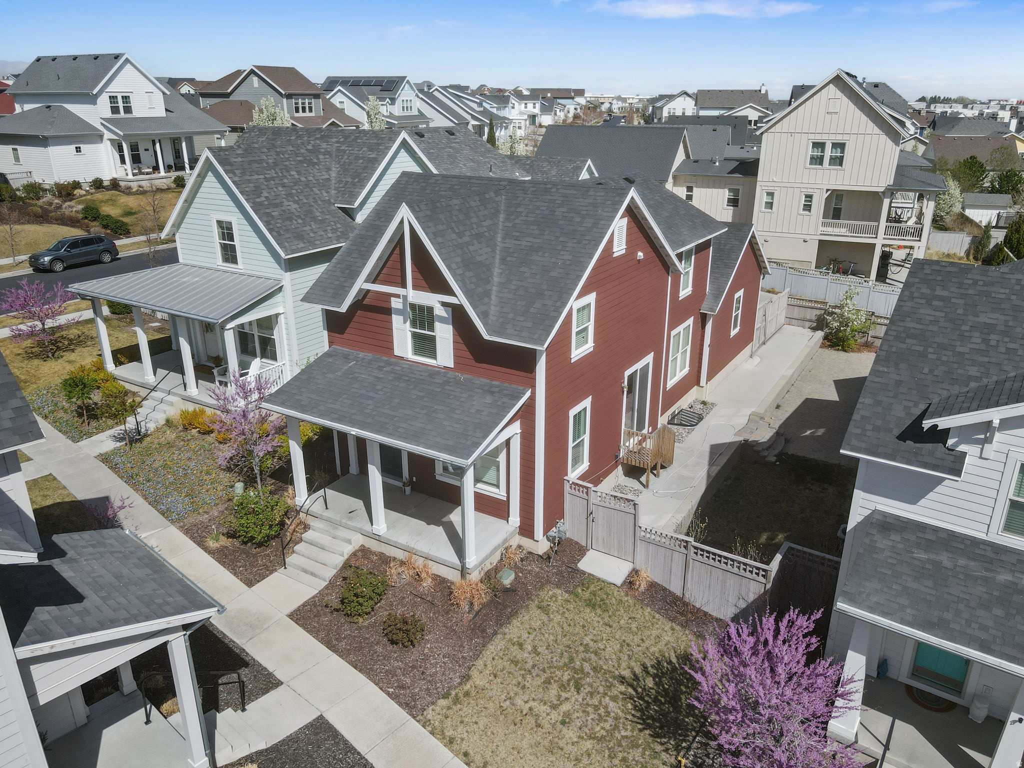 DAYBREAK - Residential