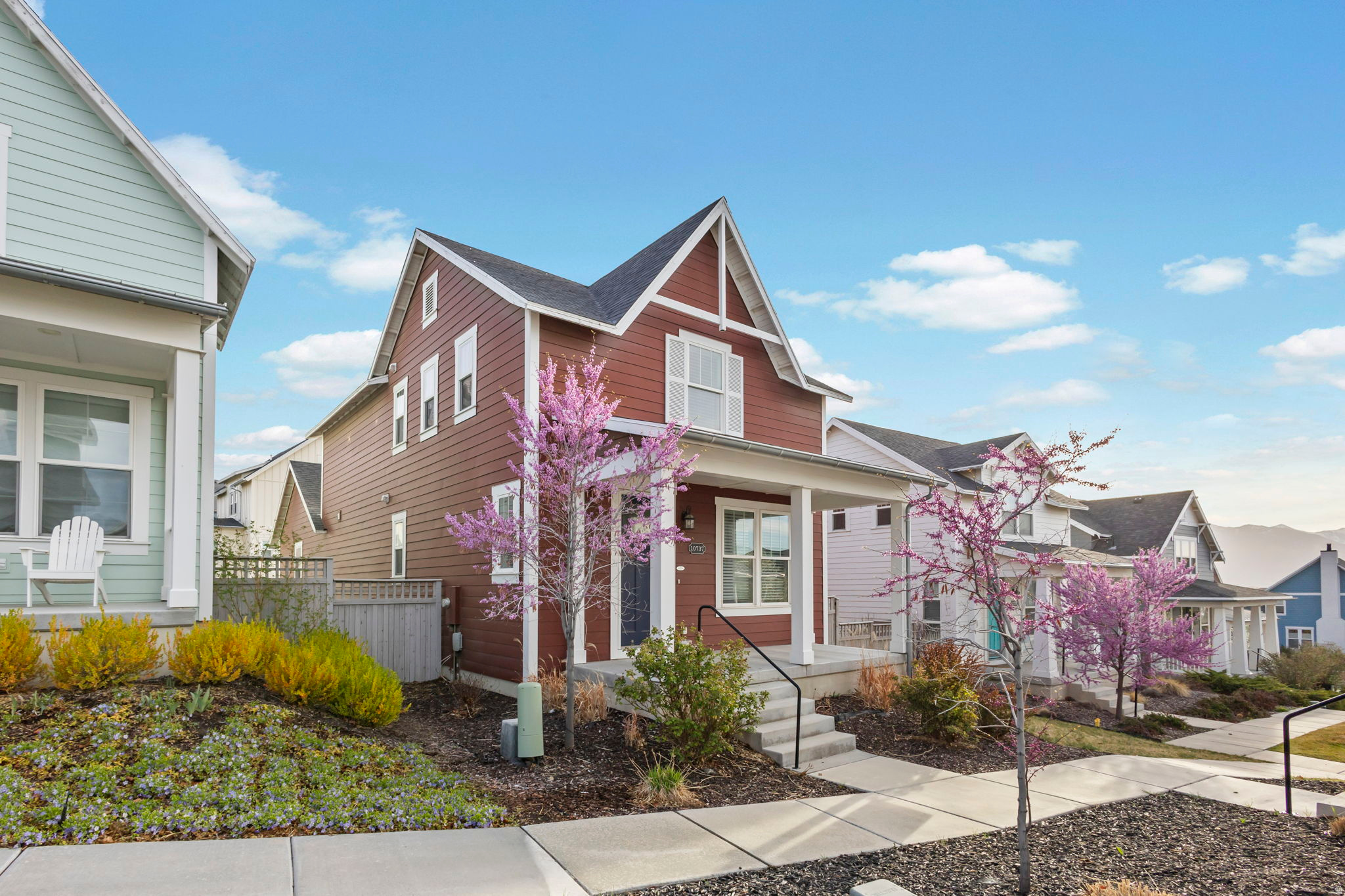 DAYBREAK - Residential