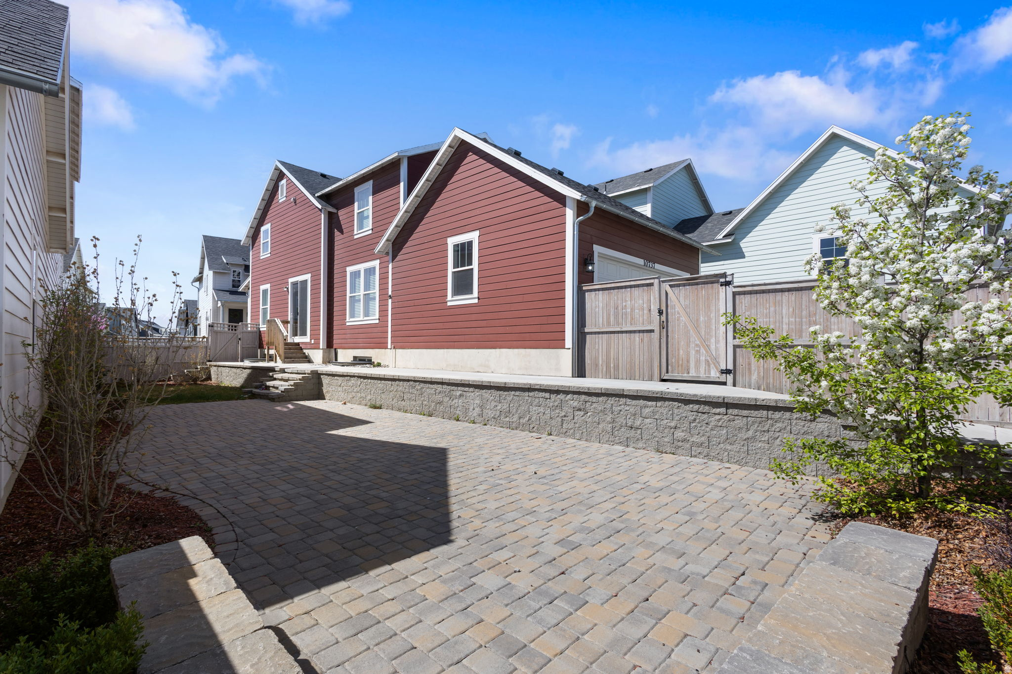 DAYBREAK - Residential