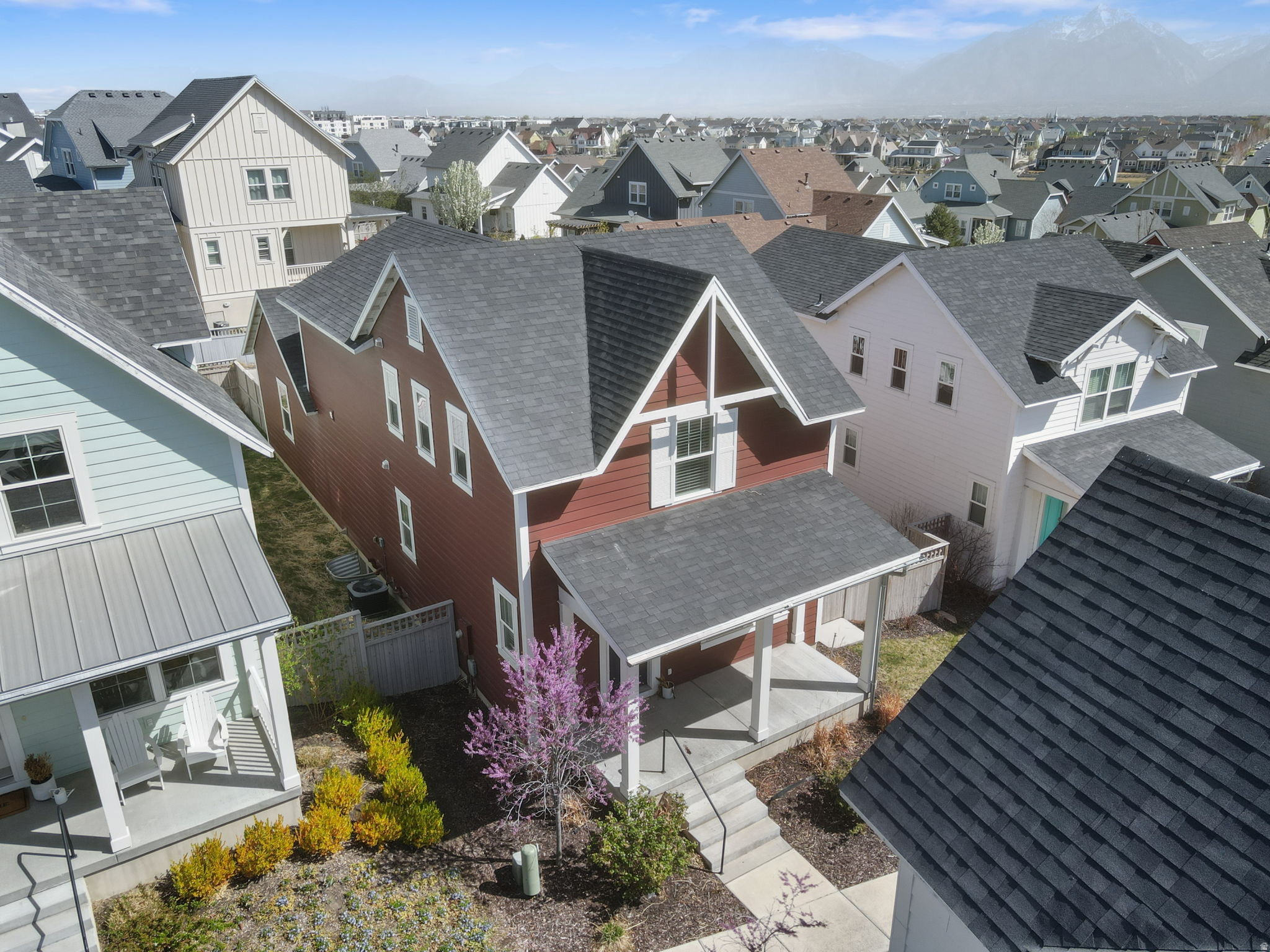 DAYBREAK - Residential