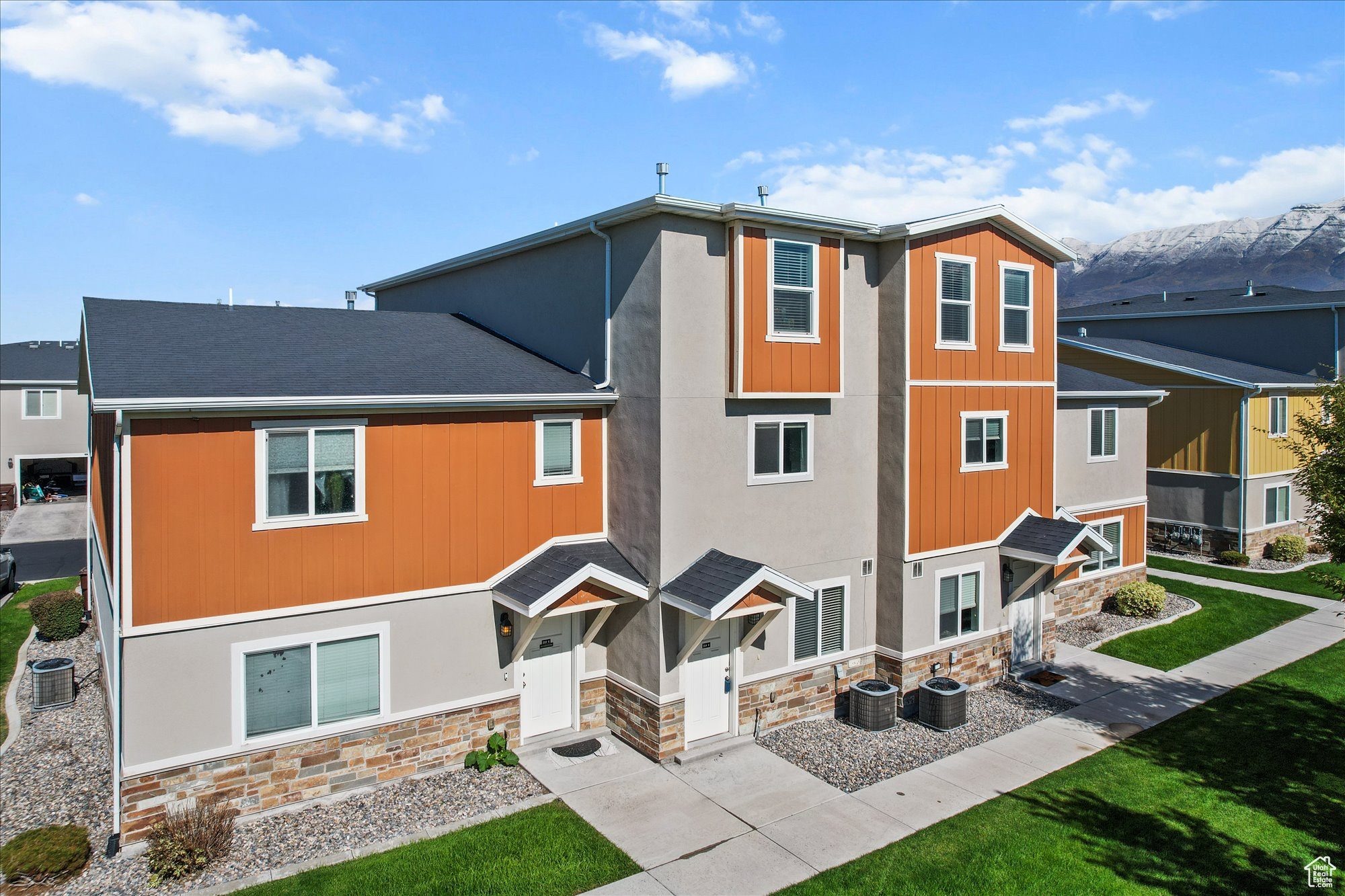 TUCKER ROW AT WATERS EDGE - Residential