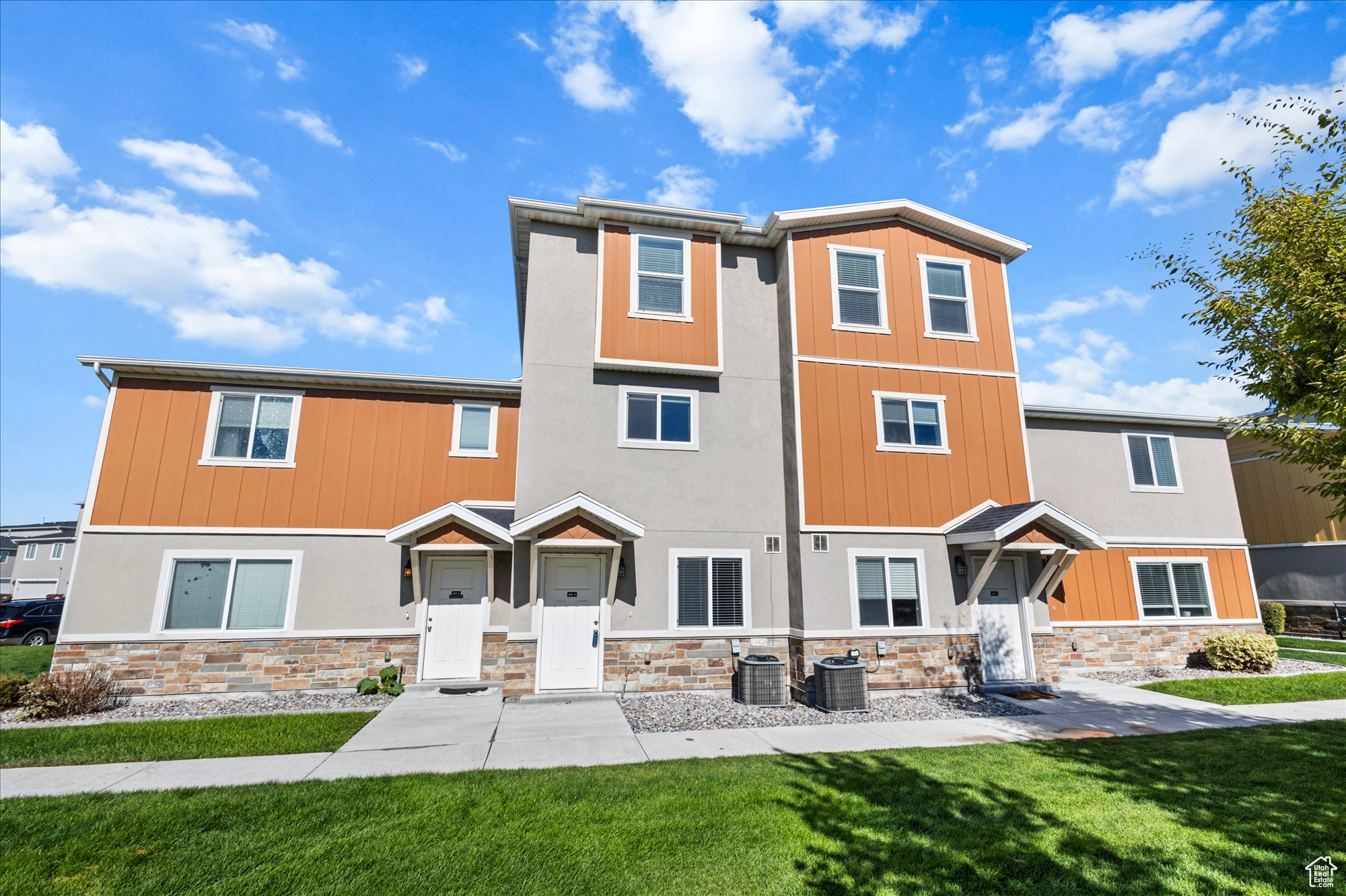 TUCKER ROW AT WATERS EDGE - Residential